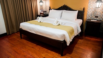 Plaza Suite